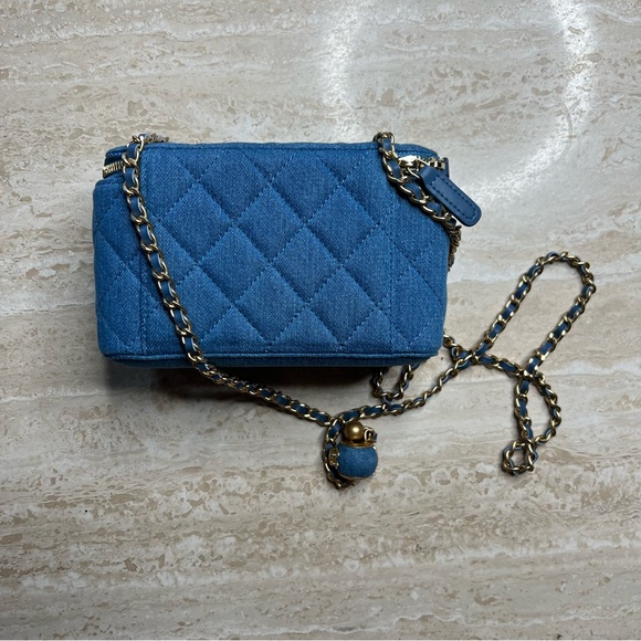 SOLD // 😭Chanel pearl crush vanity bag (2021) - Picture 7 of 10